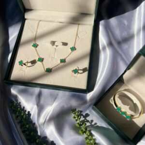 طقم فان كليف اخضر