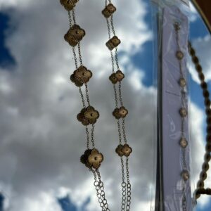 اسوارة فان كليف ذهبي