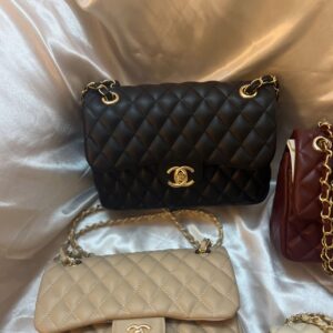 شانيل اسود حجم وسط بدون لمعة