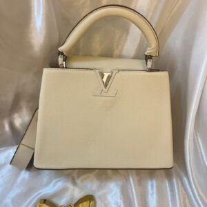 حقيبة لويس فيتون لون بيج