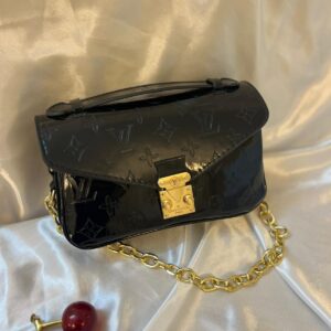 حقيبة لويس فيتون لون اسود