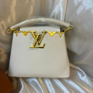 حقيبة لويس فيتون لون ابيض مع علبة