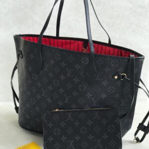 حقيبة لويس فيتون لون اسود حجم كبير