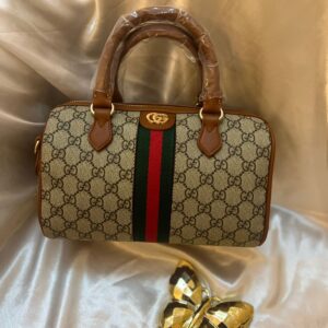 حقيبة جوتشي حجم كبير لون عسلي