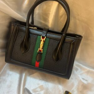 حقيبة جوتشي حجم وسط لون اسود