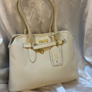 حقيبة ميو ميو حجم كبير
