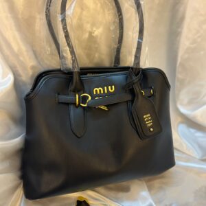 حقيبة ميو ميو حجم كبير