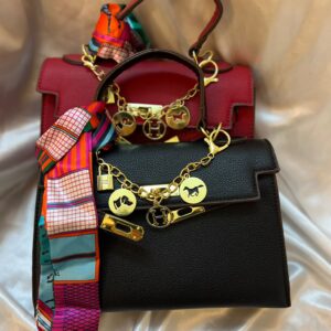 حقيبة هيرمز لون اسود مع اكسسوار وسكارف