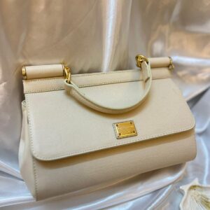 حقيبة دولتشيو اند جابانا حجم كبير  لون بيج