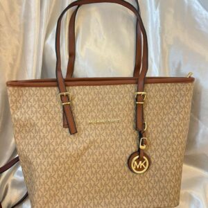 مايكل كورس حجم كبير