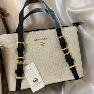 مايكل كورس قاعدة