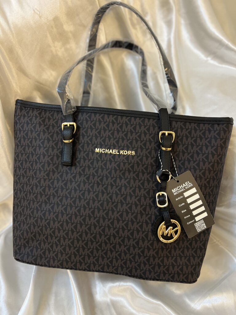 حقيبة مايكل كورس حجم كبير لون بني