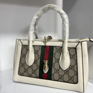 حقيبة جوتشي لون بيج