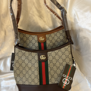 حقيبة جوتشي مع يد طويلة